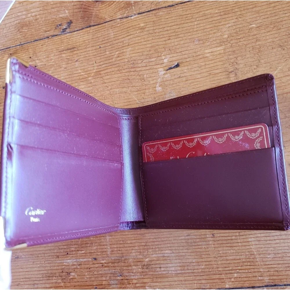 Cartier authentic must